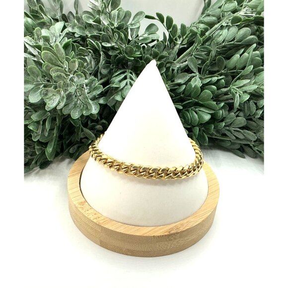 Gold-Tone Cuban Link Chain Bracelet 8" With Clasp Closure - Picture 6 of 6